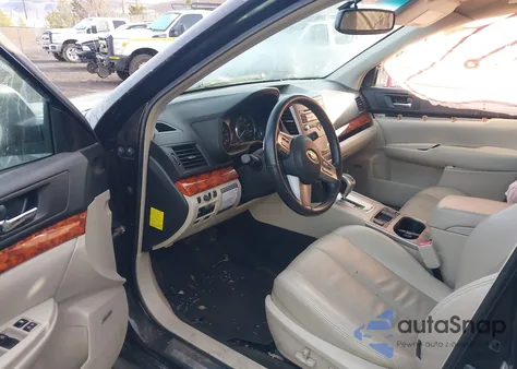 2011 Subaru Outback 2.5I Limited z USA, uszkodzony, nr VIN 4S4BRBKC5B3443680